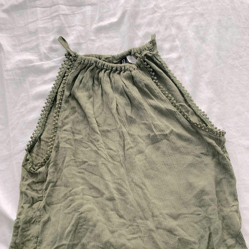 H&M green halter top - crepe material
